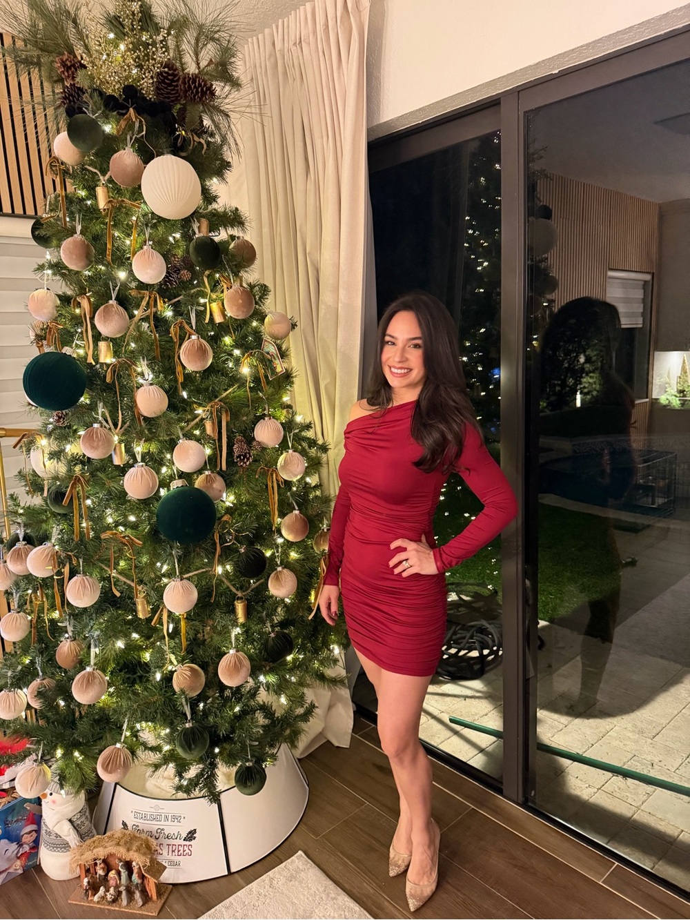 Women’s Red Ruched Long-Sleeve Mini Dress